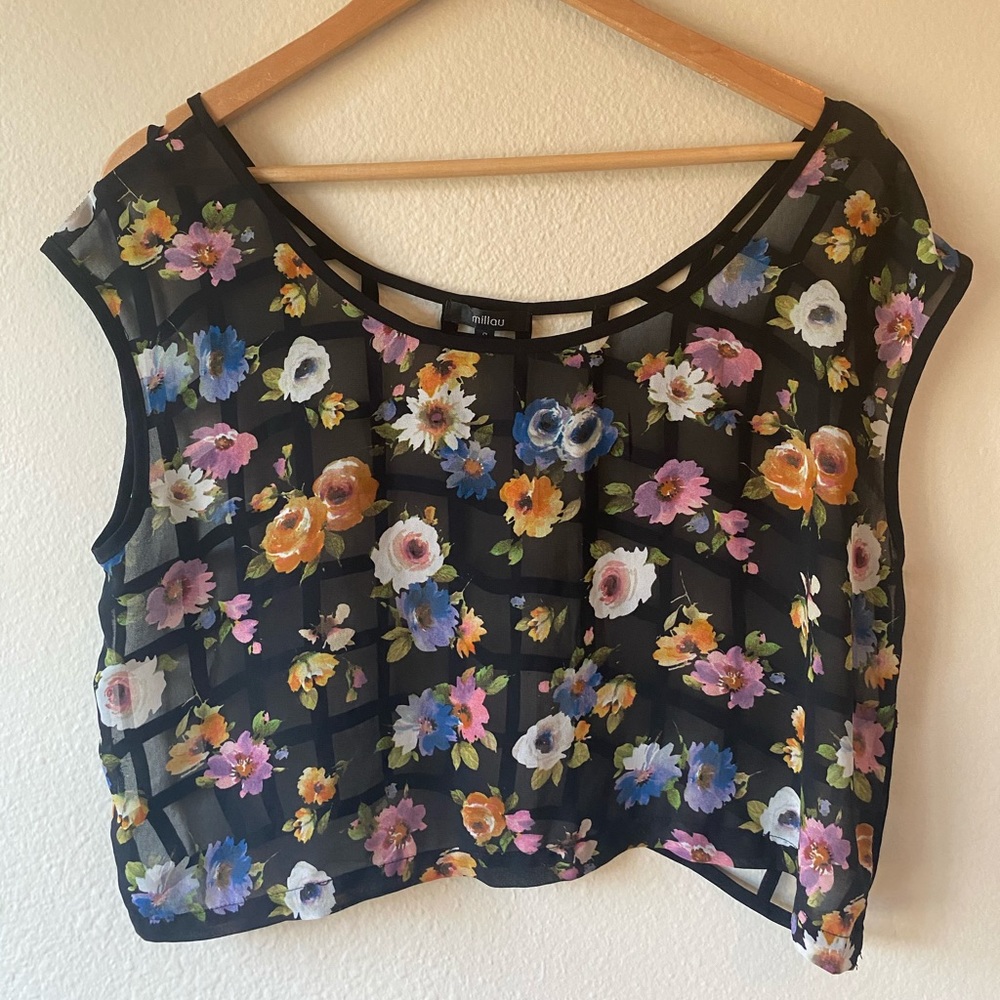 🌻Sheer Floral Cage Back Crop Top🌻